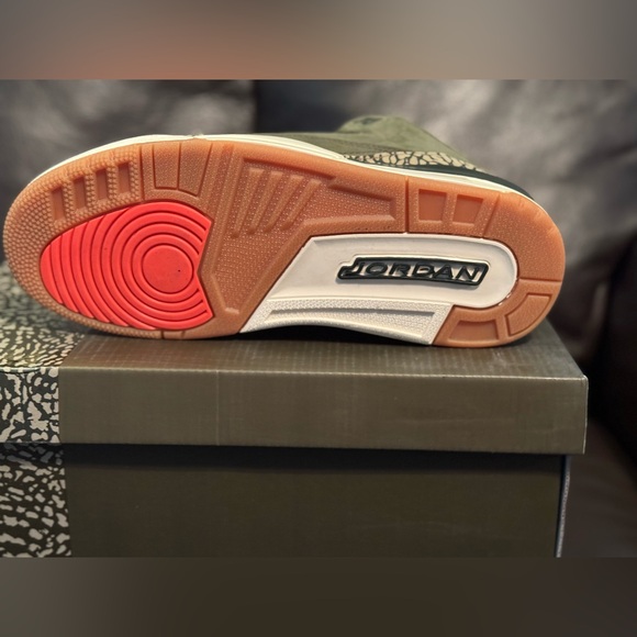 Jordan Olive and Tan Sneakers - Picture 2 of 5